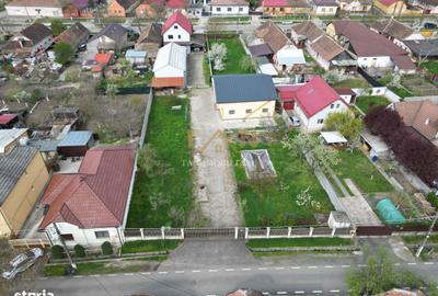 Casă cu 4 camere în Giarmata