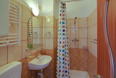 Casă individuală cu 14 camere cu Canalizare în Berceni - 9