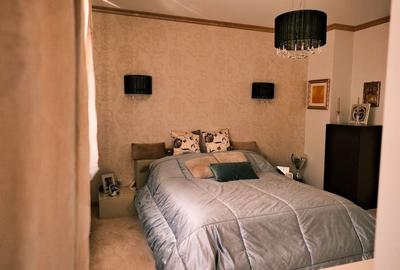 VILA ARCUL DE TRIUMF - 5