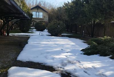 Casă cu 5 camere cu Canalizare în 7 Noiembrie