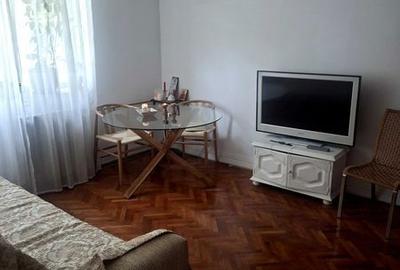 Apartament cu 3 camere semidecomandat în Crihala