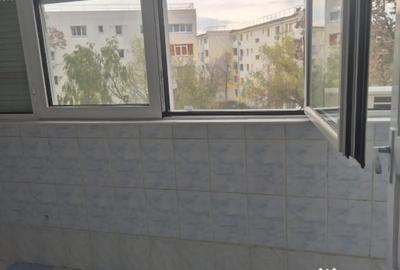 Apartament cu 3 camere decomandat în Central - 1