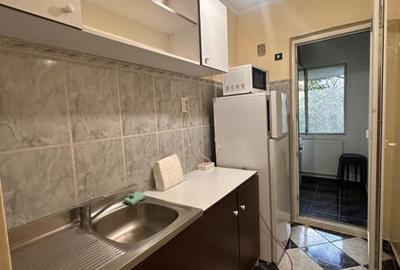 Garsonieră decomandată, mobilată în Tei - 7