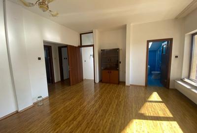 Vila Deosebita P+1+M pe Colt – 325mp Utili, Curte Amenajata 590mp | Fundeni - 9