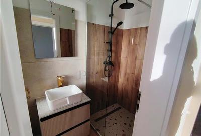 Duplex despartit prin garaj - zona excelenta - toate utilitatile - asfalt - pano - 10