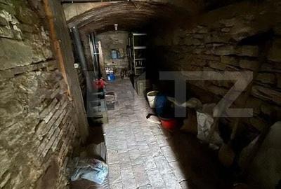 Casă cu 10 camere cu Teren 80 Mp în Central - 5