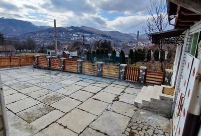 Casă cu 6 camere cu Garaj în Valea Doftanei - 10