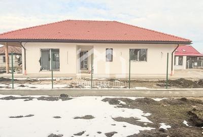 Casă Individuală 4 camere,114mp, teren 750mp, zona Parc,Jucu de Mijloc - 1