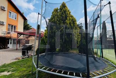 Casă cu 9 camere cu Teren 868 Mp în Micro 1 - 4