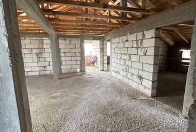 Casă cu Teren 2000 Mp în Căldărușeanca - 2