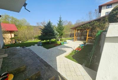 VILĂ ELEGANTĂ CU PRIVELIȘTE DEOSEBITĂ – VALENII DE MUNTE - 25