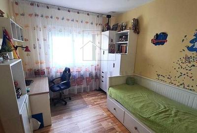 ARADULUI - BLOC IZOLAT - 3 camere - decomandat - centrala proprie - clima - 4