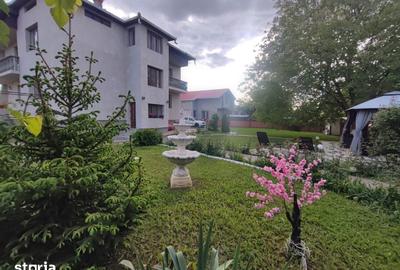 Casă cu 4 camere cu Teren 1032 Mp în Central - 2