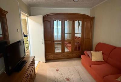 Apartament cu 3 camere semidecomandat, mobilat în Sud - 12