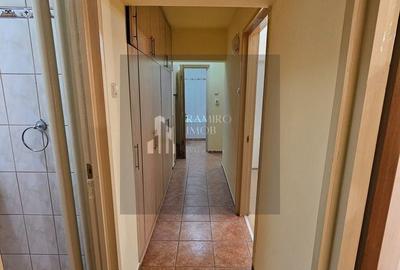 Apartament cu 4 camere decomandat în Tineretului - 2