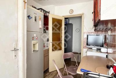 Apartament cu 3 camere semidecomandat în Nufărul - 1
