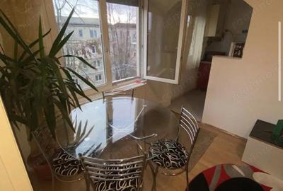 Apartament cu 2 camere decomandat în Micro 14 - 6