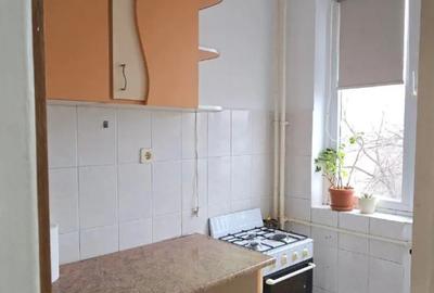 Proprietar vand garsoniera zona Favorit bloc T1 Tratoria - 3