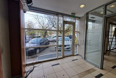 Spatiu comercial la parterul RECOM, P-ța Muncii - 4