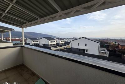 Apartament cu 2 camere decomandat în Sânpetru - 4