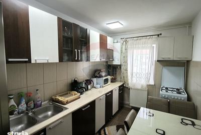Apartament cu 3 camere decomandat în Vitrometan - 9