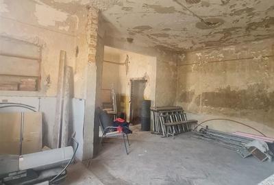 Casă cu 3 camere cu Teren 190 Mp în Central - 2