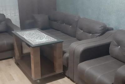 Inchiriez apartament 3 camere zona cetate - 1