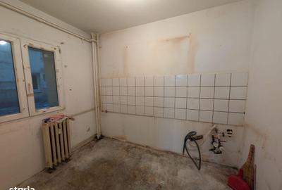 Apartament cu 3 camere decomandat în Tei - 13
