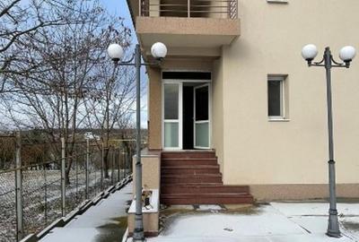 Casă individuală cu 11 camere cu Canalizare în Balotești - 2