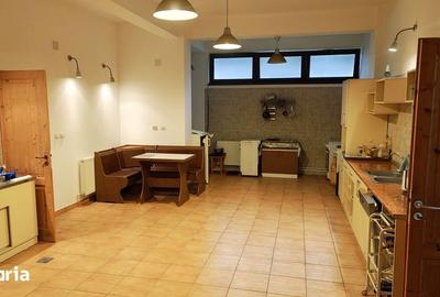 Casă cu Teren 1856 Mp în Central - 8