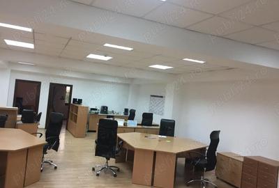 Spațiu comercial, de 250 mp, în Central - 3