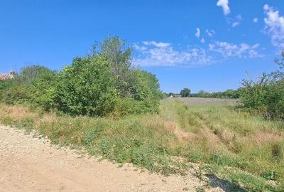 Teren de 2744 mp, în Central - 4