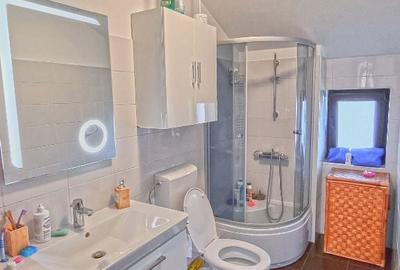 Casă cu 5 camere cu Teren 1500 Mp în Central - 8