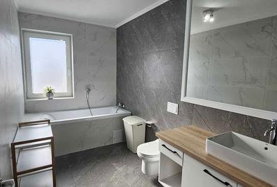 Casă cu 4 camere cu Teren 300 Mp în Central