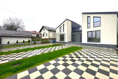 Duplex cu 4 camere cu Canalizare în Central - 2