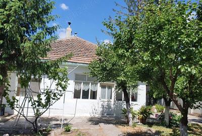 Casa de vanzare, cu teren, oras Macin, judetul Tulcea - 1