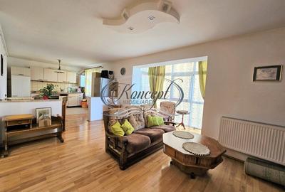 Apartament cu 10 camere decomandat, mobilat în Borhanci