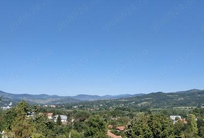 Casa de vacanta pe deal, D+P+M cu 8400 mp, teren - 4