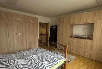 Apartament cu 3 camere decomandat în Independenței - 7