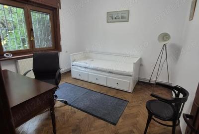 Apartament cu 3 camere decomandat în Floreasca