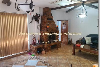 Pensiune 14 camere de vanzare zona Eforie Nord - 34