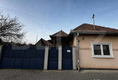 Casă cu 3 camere cu Teren 483 Mp în Central - 1
