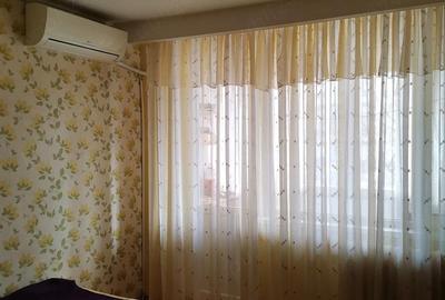 Apartament cu 3 camere semidecomandat în Obor