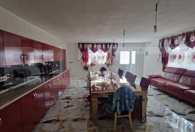 Casa parter teren 836 mp, 150 mp utili 2 corpuri , asfalt , langa Sercaia - 1