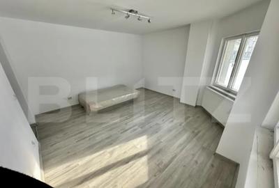 Apartament cu 3 camere decomandat în Decebal - 3