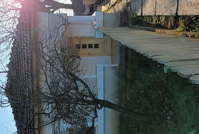 Casă cu 4 camere în Central - 1