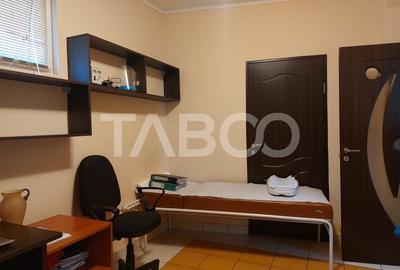 Cabinet medical de vanzare 3 camere 50 mp mobilat central Cisnadie - 4