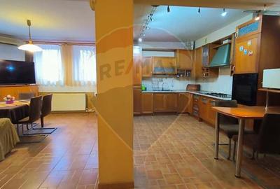 Casă cu piscină de vânzare în zona Piața Centrală Galați - 22