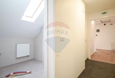 Casă cu 7 camere cu Teren 1400 Mp în Stupini - 22