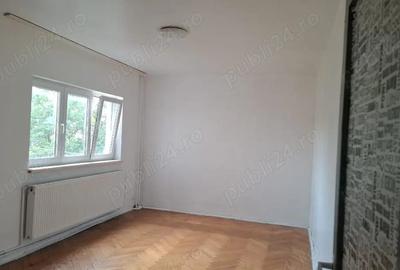 De vanzare apartament zona Lipovei cu boxa